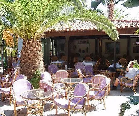 Ξενοδοχείο με διαμερίσματα Minoa Αμουδάρα